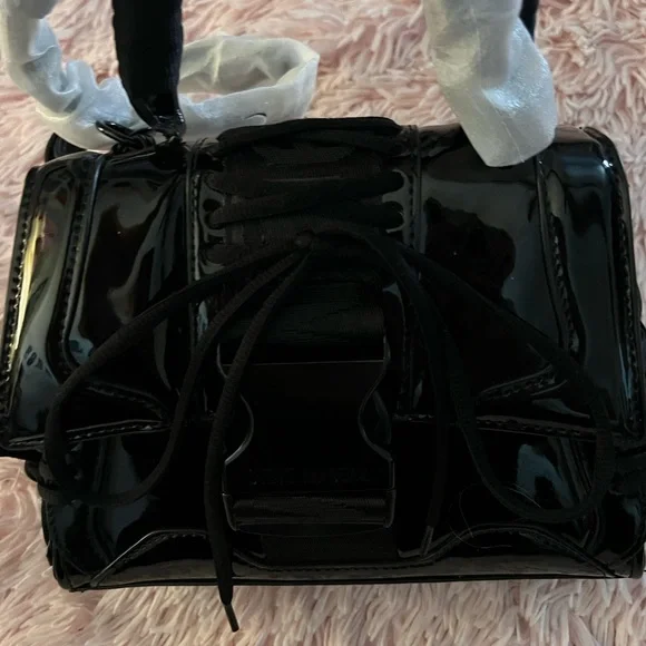 Steve Madden Glossy Black
Steve Madden Diego shoulder bag with top handle - Picture 10 of 12